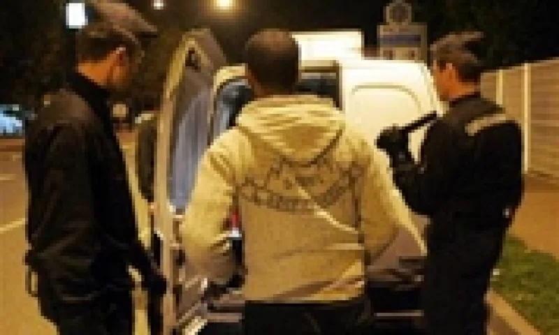 靠blog及SMS策划群众运动  